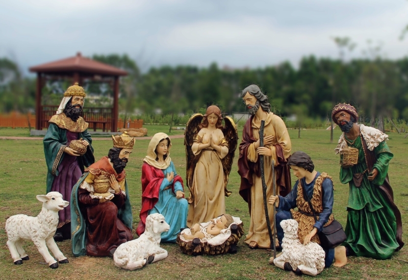 Large Indoor Nativity Sets