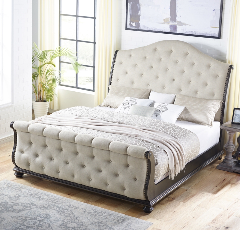 Aniah Upholstered Sleigh Bed