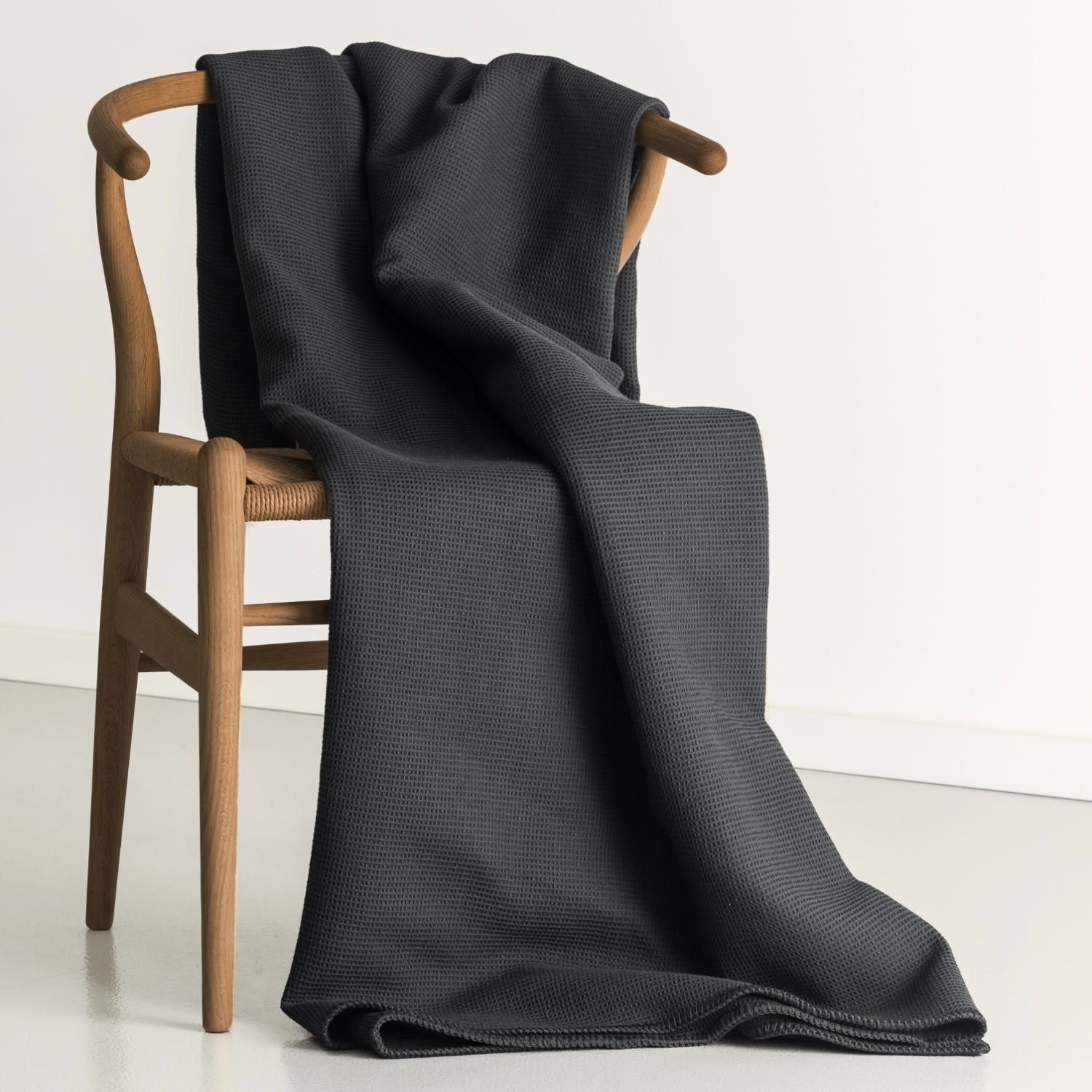 Black The Cradle Studio Pique Blanket - Anthrazit