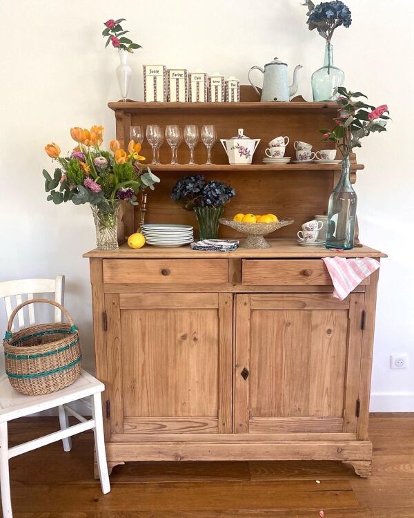 Buffet vaisselier en bois ancien deux corps