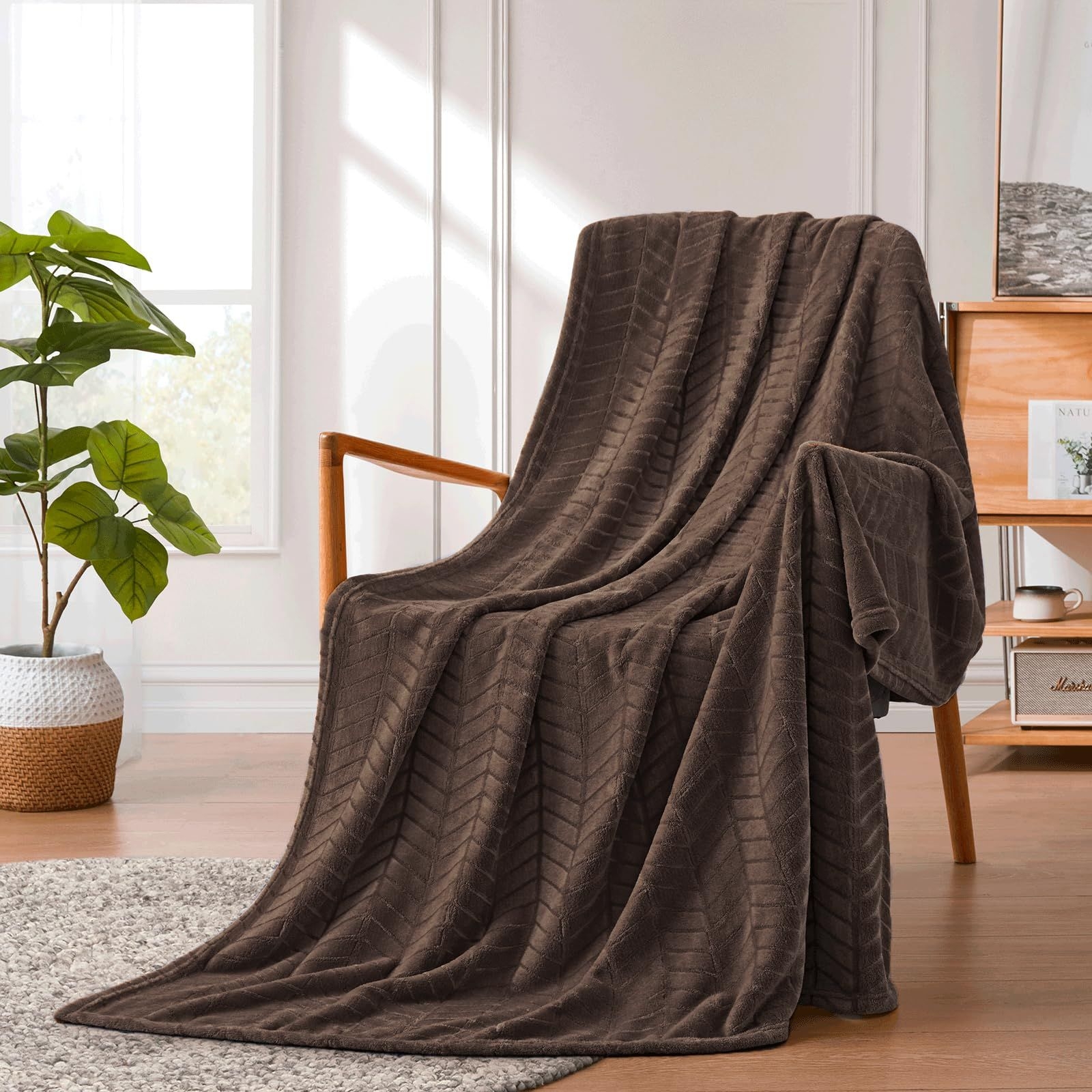 Excervent Soft Brushed Flannel Throw Blanket Brown Fleece Blankets Chevron Pattern for Sofa, Chair, Couch - Fluffy Warm Cozy Decorative Blanket, 50x60 inches