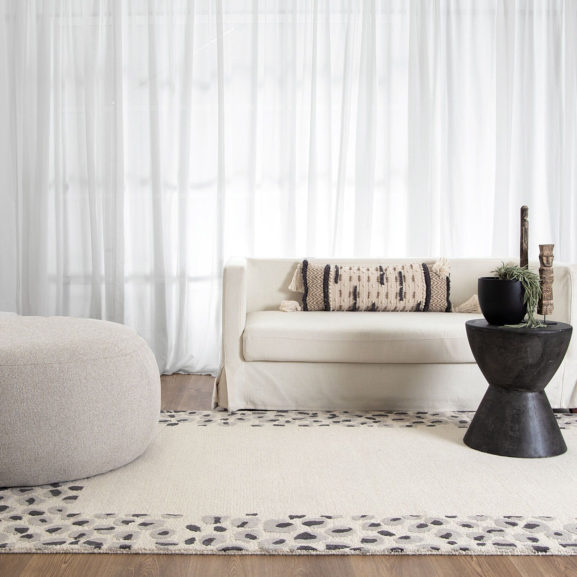 Hand Tufted Rectangular Rug ! White Color ! 6x8, 7x10, 8x11 ! Wool Tufte ! Geometric Carpet ! Contemporary Home, Bed, Living Room