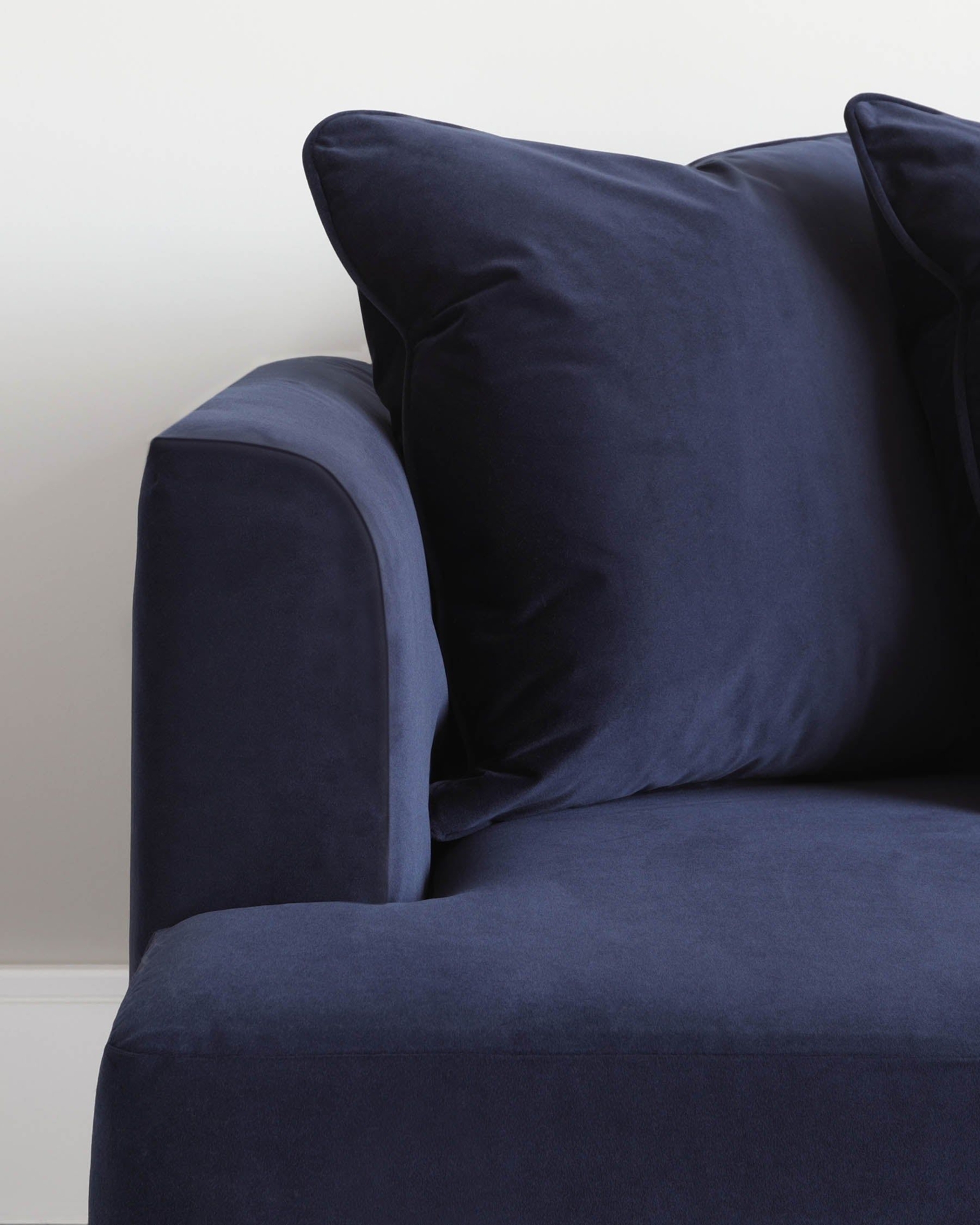 Jasmine 3 Seater Navy Classic Velvet Sofa