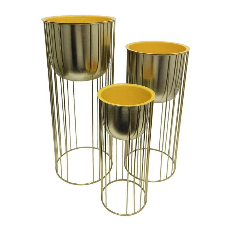 Sherisse Handmade Metal Pot Planter