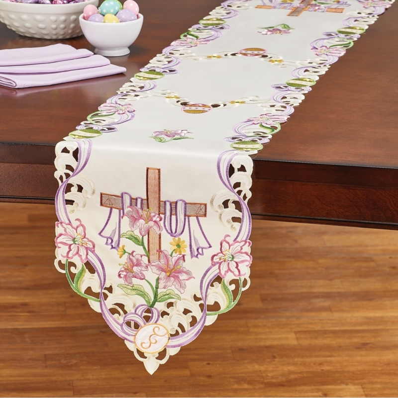 Unique Table Runners Ideas