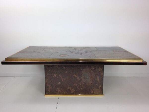 Table basse brutaliste annes 70 en laiton, bronze et pierre