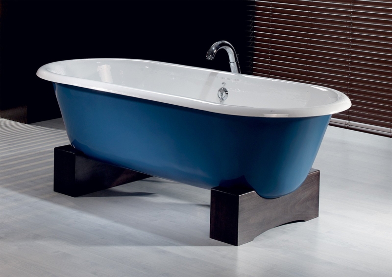 Crellen 68'' x 31'' Freestanding Soaking Cast Iron Bathtub