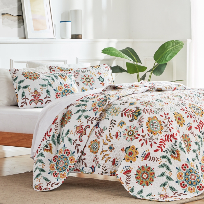 Hedvika Twill Floral Quilt Set