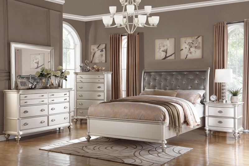 King Upholstered Standard 3 Piece Bedroom Set