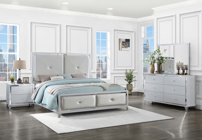 Larue 4-Piece Tufted California King Bedroom Set Silver