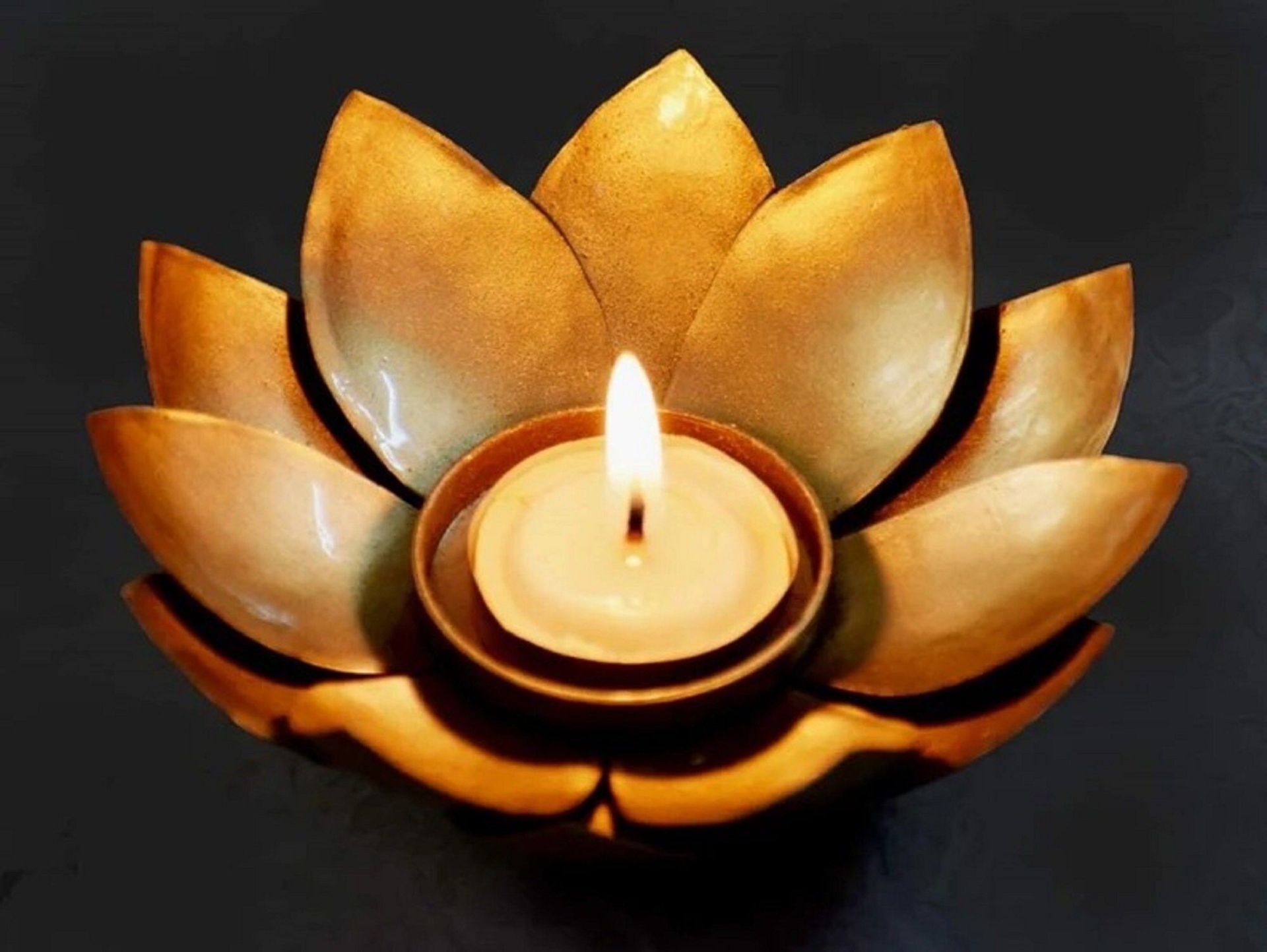 Metal Tea Light Holder Lotus Flower Shape Tealights Candle holder Showpiece Home decor Festive home decor Housewarming gift Tea Light Holder
