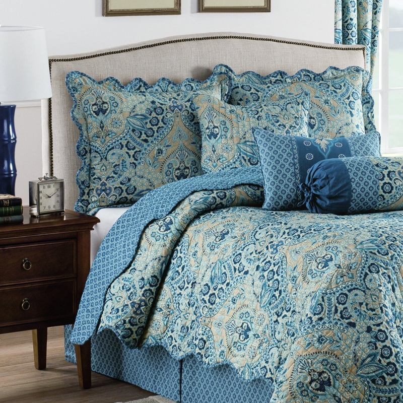 Moonlit Shadows Blue/Beige Standard Cotton Reversible Traditional Quilt Set