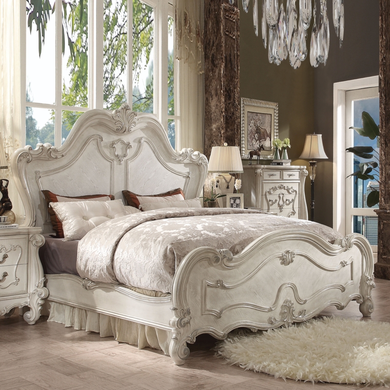 Welton Upholstered Bed