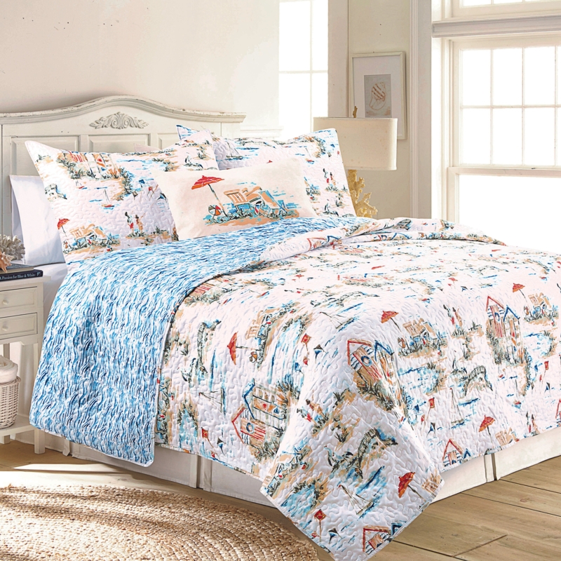 Carreon Coastal Beach White/Blue Microfiber Reversible Quilt Set