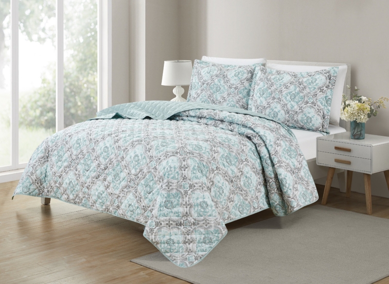 Fiachra Damask Quilt Set