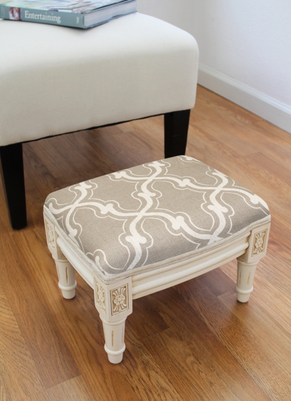 Lymingt Upholstered Ottoman