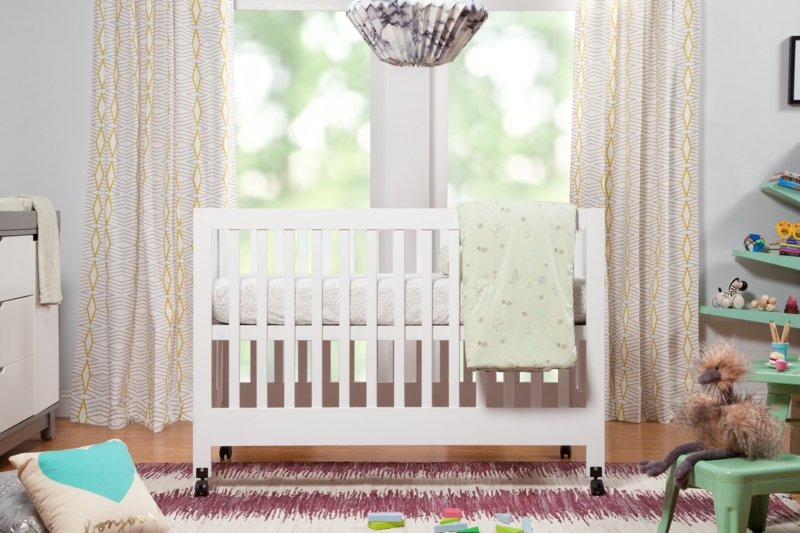 Maki 2-in-1 Convertible Portable Crib