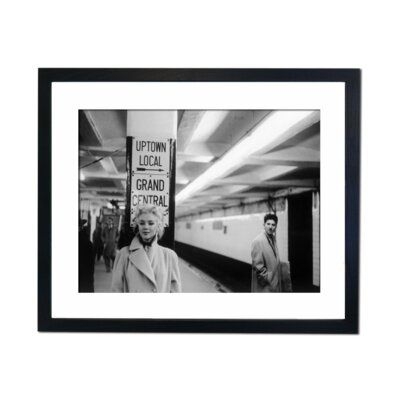'Marilyn Monroe in New York, 1955' Framed Photographic Print