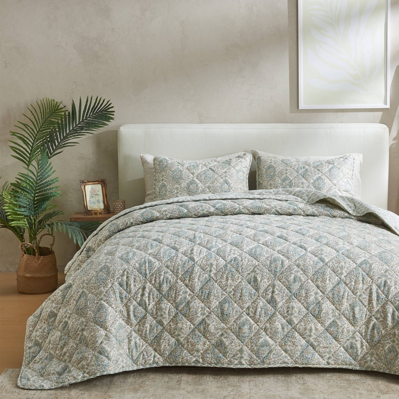 Patina Vie Maison Vintage Floral Printed Quilt Set with Shams