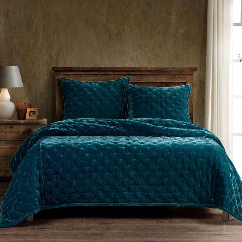Solid Faux Silk Velvet Romantic Western 3 Piece Quilt Set