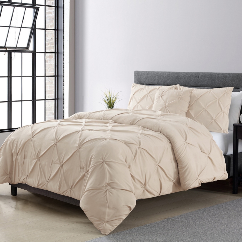 Traditional Polyester Comforter Set