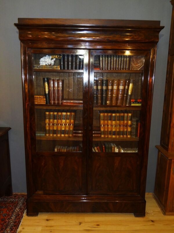 Bibliothque du XIXme sicle en plaquage d'acajou 1,48 x 2.28 m