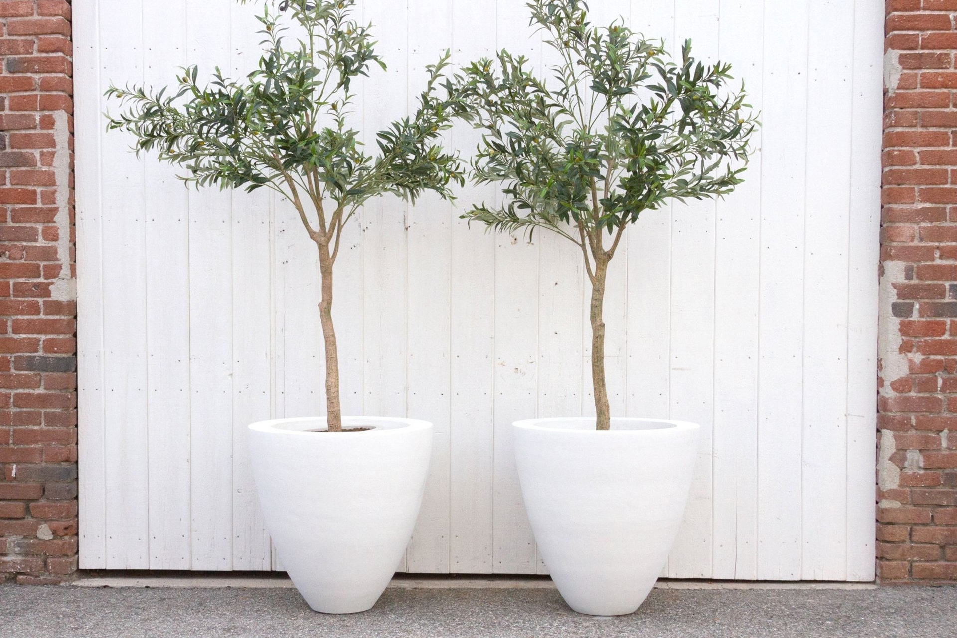 Set of 2 Classic White Round Planters,  Pair of large white terracotta Planters, Garden Stone Planters, Terracotta White Garden Planters