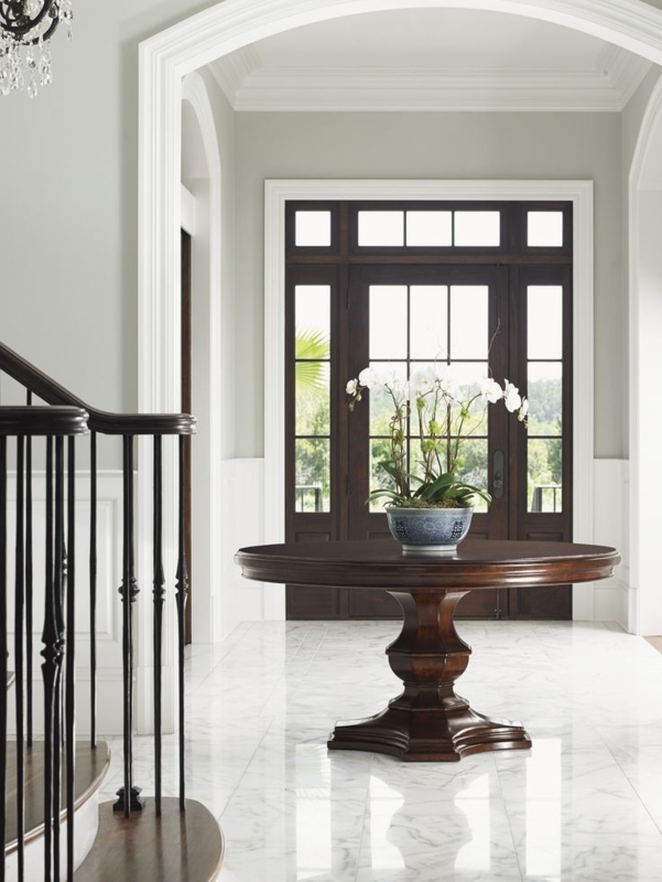 20+ Best Entryway Table Ideas to Greet Guests in Style | Entryway round ...