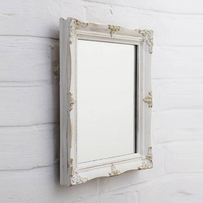 20 Ideas of Vintage Style Bathroom Mirrors