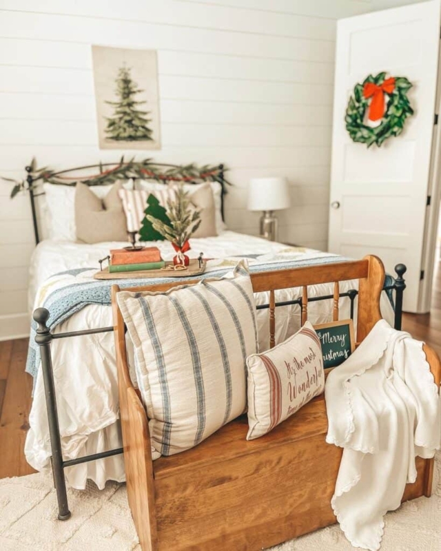35 Spindle Bed Frame Styles for Any Bedroom in Your Home