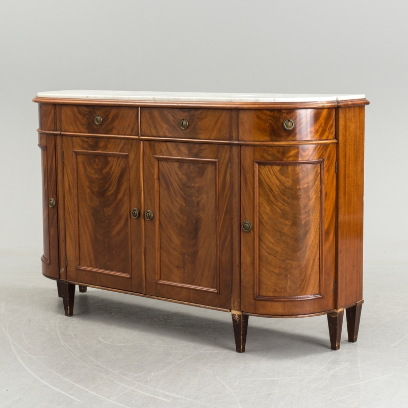 A 20th century marble top sideboard. - Bukowskis