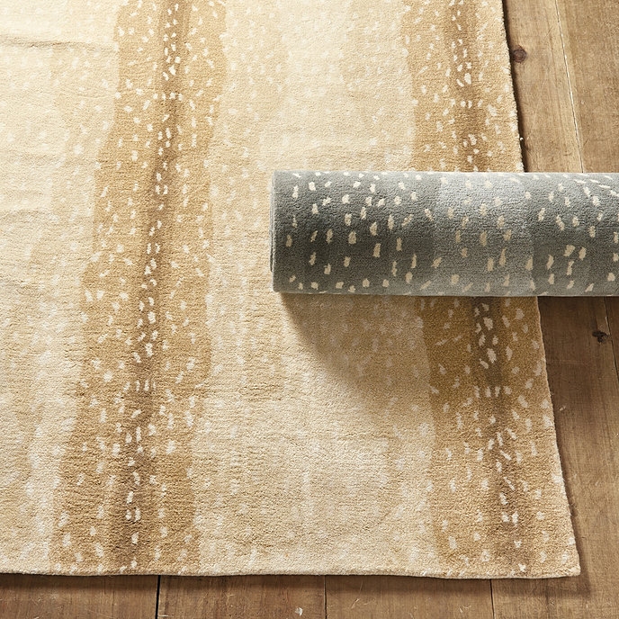 Antelope Patterned Rug for Rustic Chic Interiors