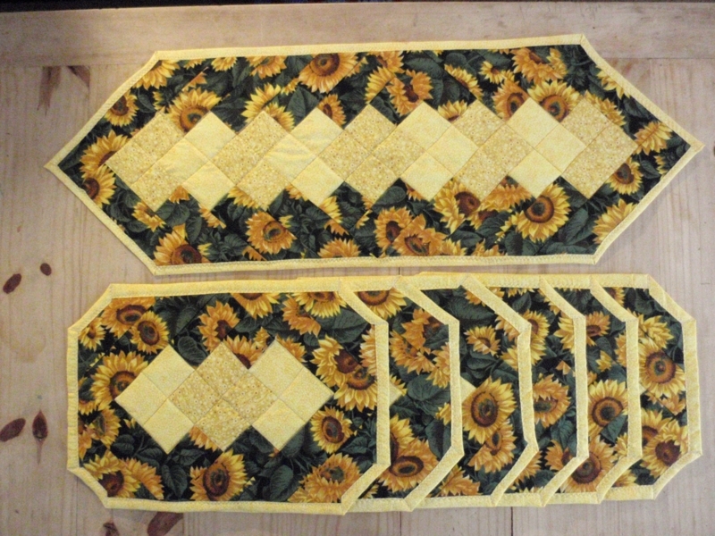 Bright Sunflower Table Runner and Placemats Set