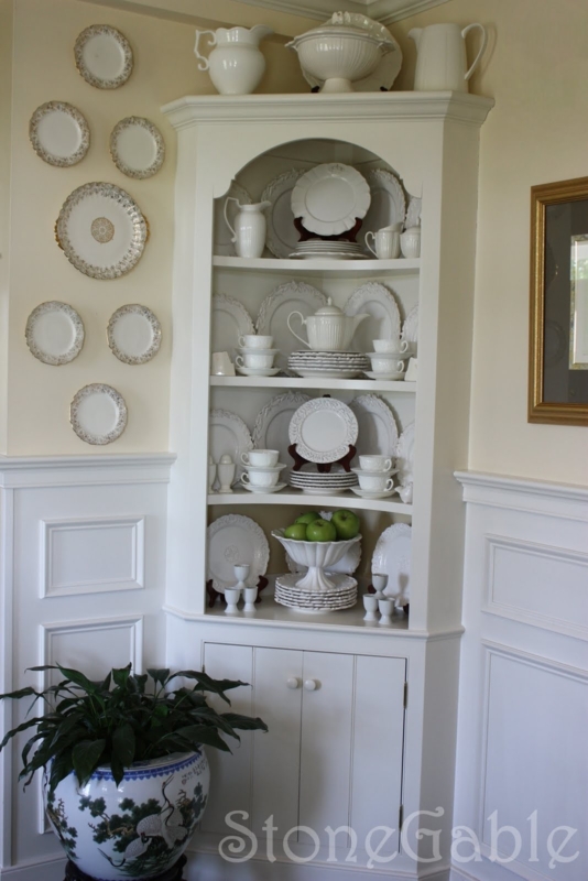 Corner Cabinets For Dining Rooms