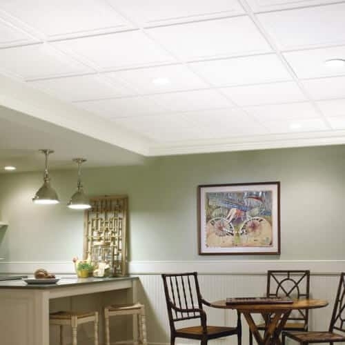 Cozy Bright Mobile Home Interior with White Ceiling