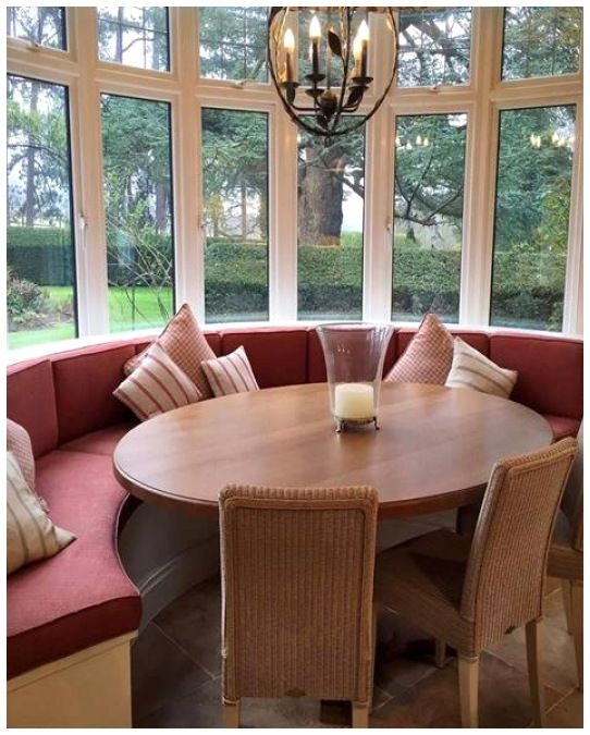 Cozy Curved Bench Seating for Round Dining Tables