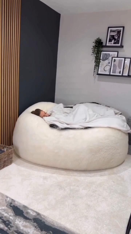 Cozy Plush Bean Bag Chair for Modern Living Rooms