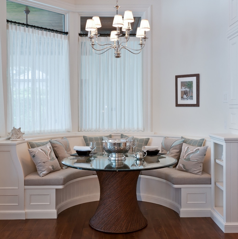 Curved Built-In Dining Bench with Glass Round Table