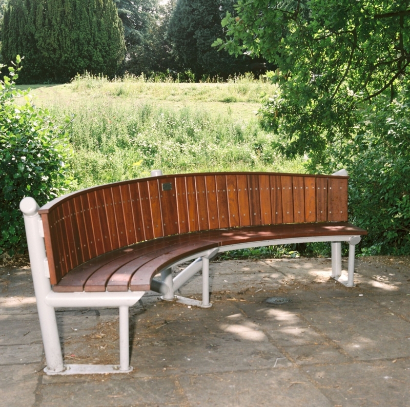 Curved Wooden Garden Bench with Metal Frame