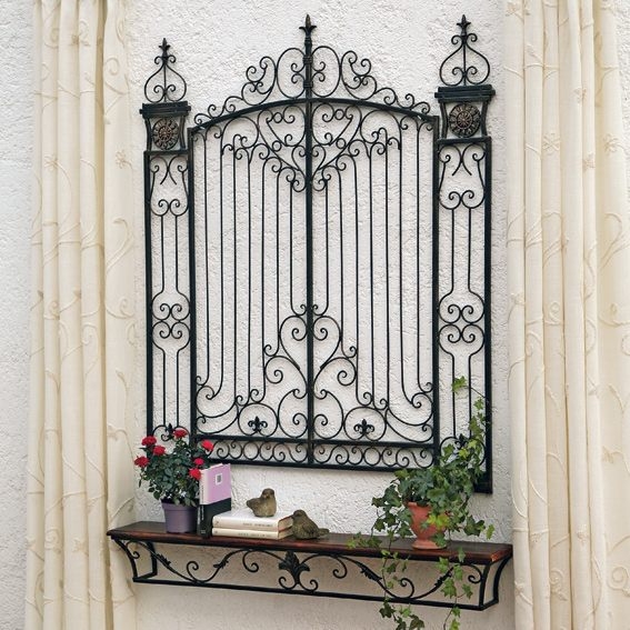 Decorative Wrought Iron Wall Shelf with Plants