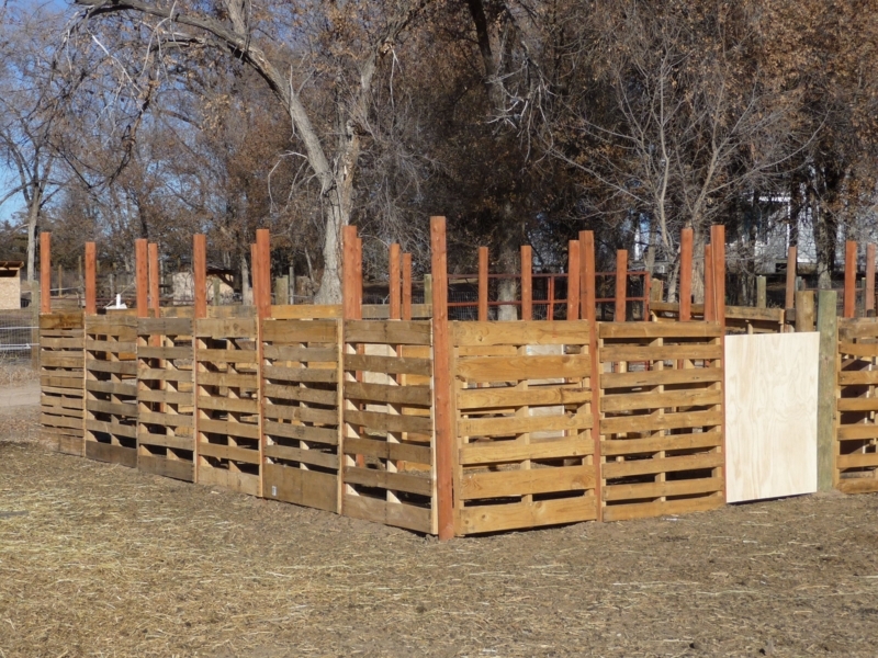 DIY Pallet Goat Pens with Separate Enclosures
