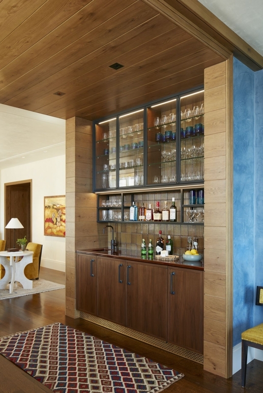Elegant Built-In Wood Accent Home Bar Design
