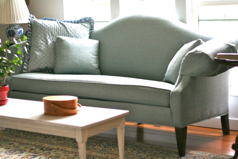 Elegant Camel Back Sofa for Stylish Living Rooms