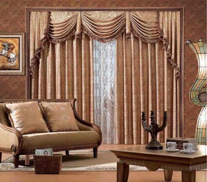 Elegant Traditional Drapery Design for Living Rooms