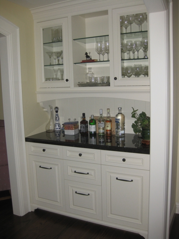Elegant White Built-In Home Bar with Glass Display