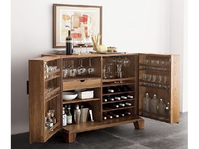 Elegant Wooden Locking Bar Cabinets with Glass Storage
