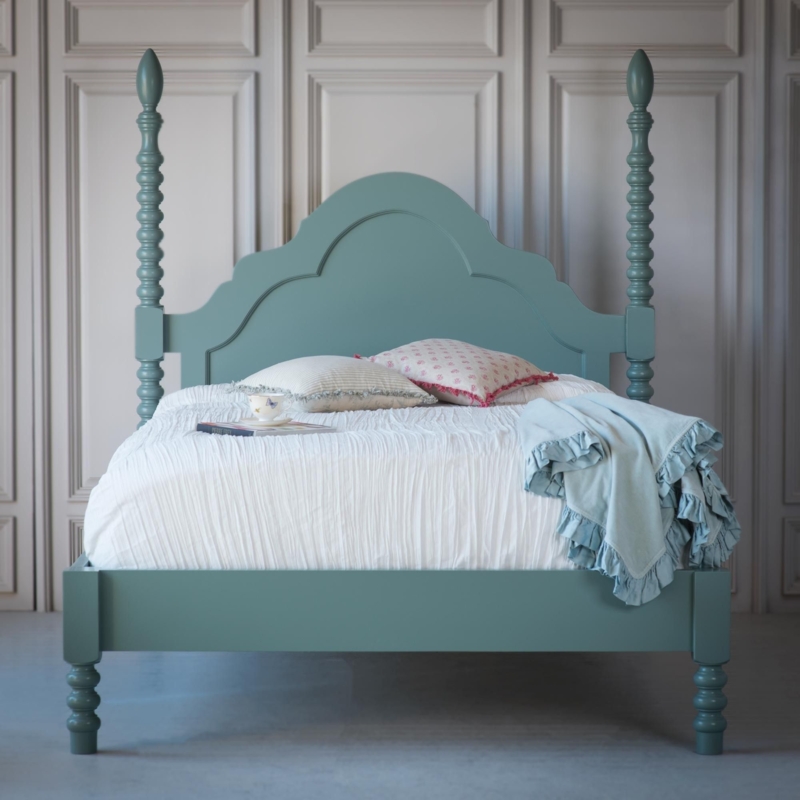 Gwenny Spindle Bed with Low Footboard in Seafoam Green