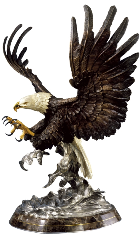 Majestic Bronze Eagle Statue with Detailed Wings
