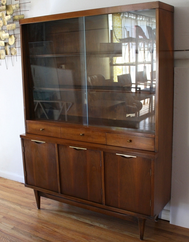 Mid Century Modern Vintage Wooden China Cabinet
