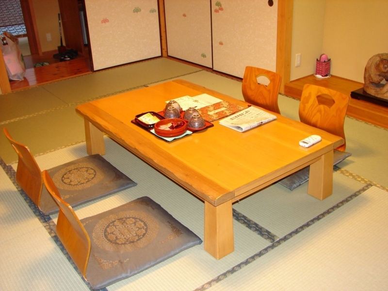 Minimalist Japanese Low Dining Table with Floor Cushions